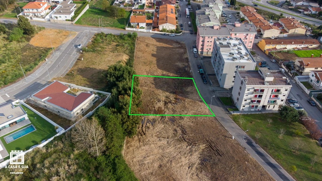 Terreno P/ Prédio para Venda em Santa Maria da Feira Foto 1