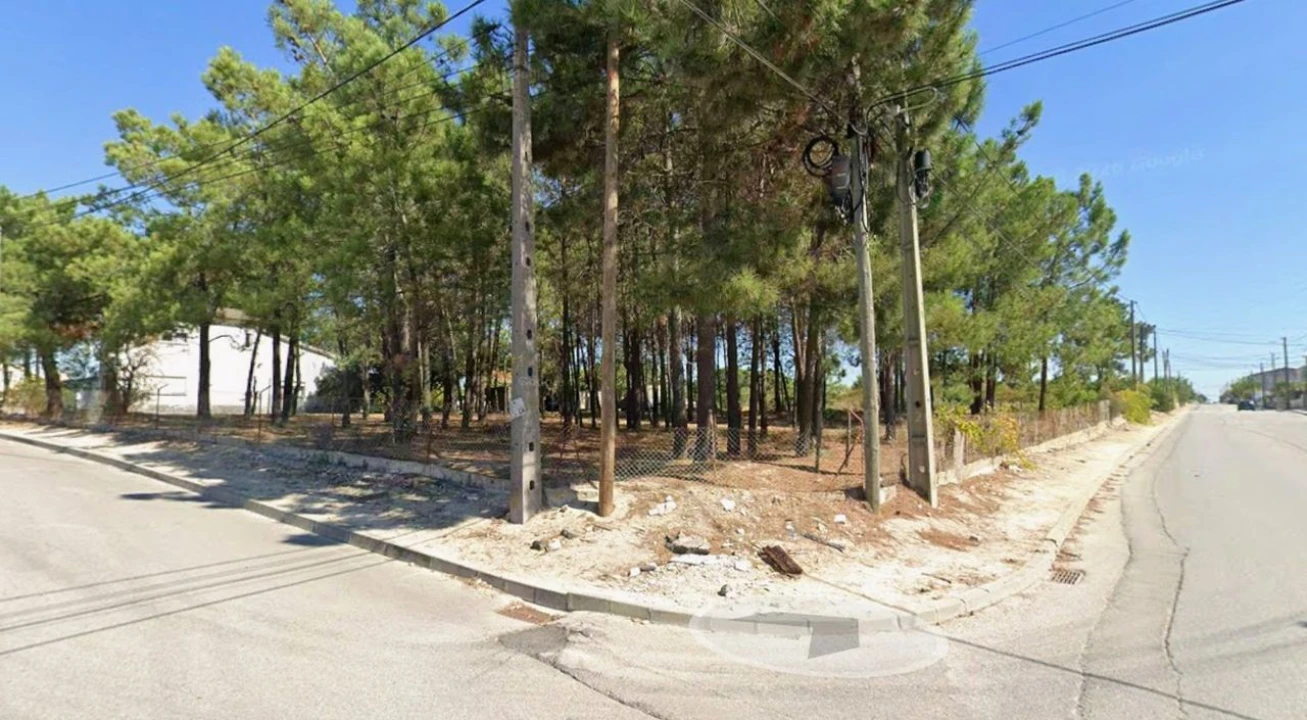 Terreno Misto para Venda em Fernão Ferro Foto 2