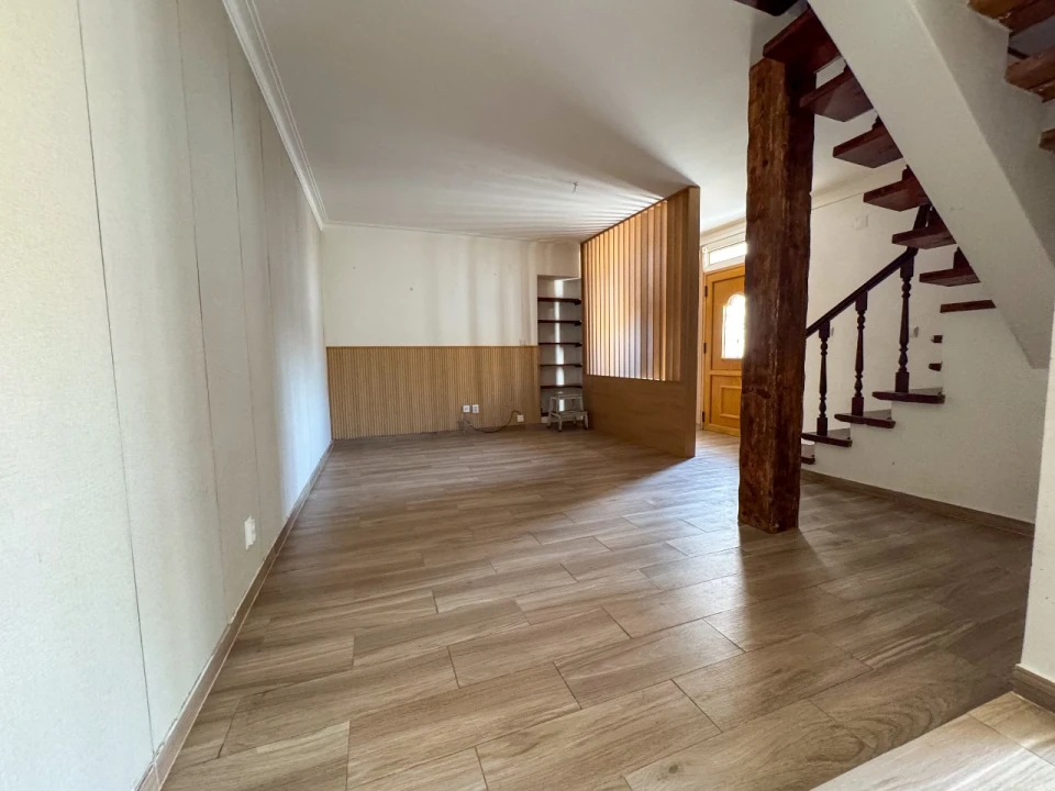 Moradia T2 para Venda em Queijas Foto 4