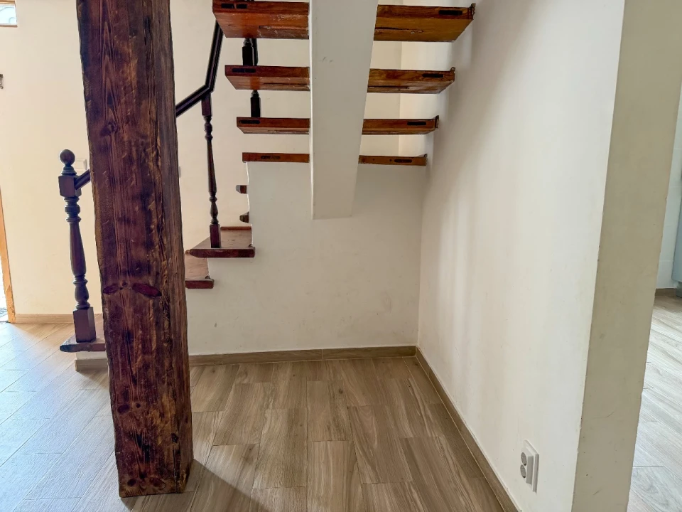 Moradia T2 para Venda em Queijas Foto 6