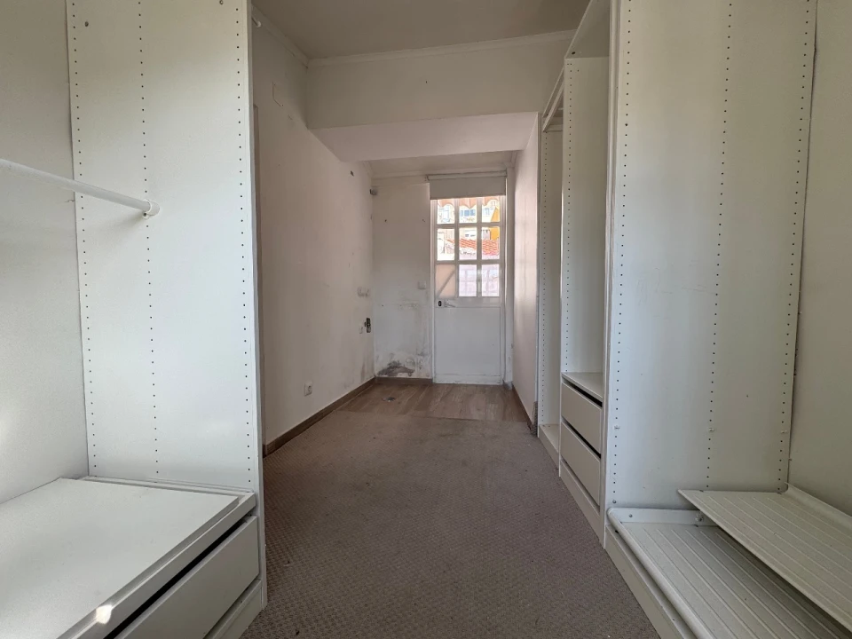 Moradia T2 para Venda em Queijas Foto 17