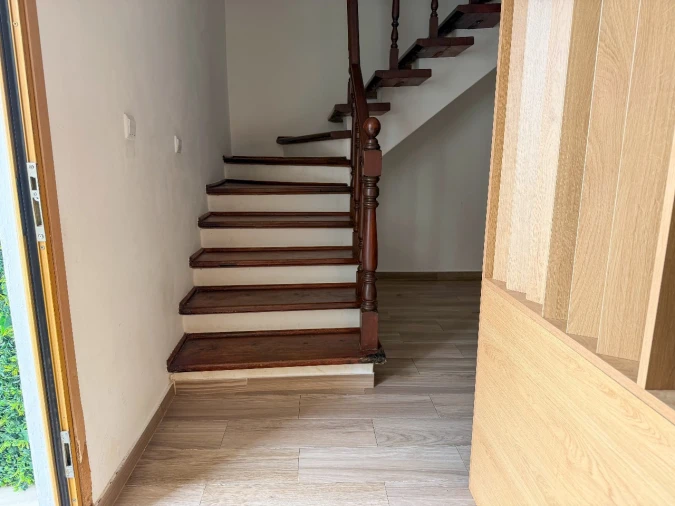 Moradia T2 para Venda em Queijas Foto 3