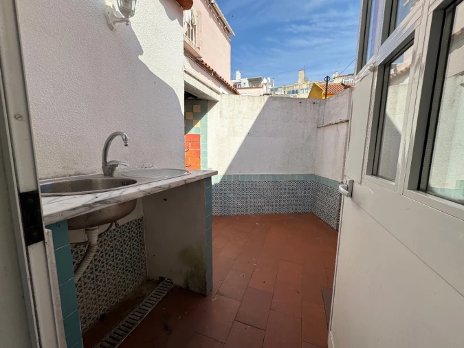 Moradia T2 para Venda em Queijas Foto 20