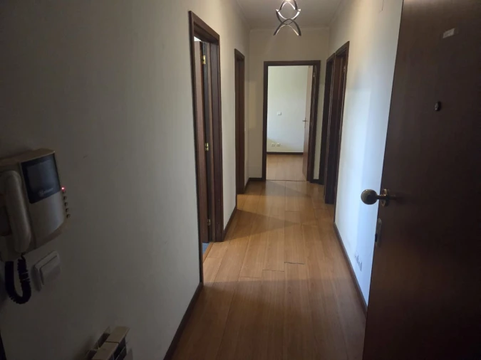 Apartamento T2 para Venda em Pedroso Foto 11