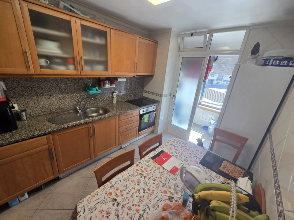 Apartamento T1 para Venda em Santa Maria de Lamas Foto 3