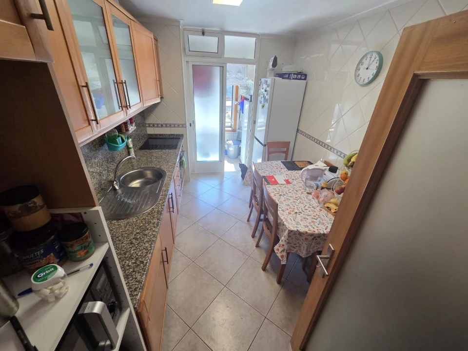 Apartamento T1 para Venda em Santa Maria de Lamas Foto 4