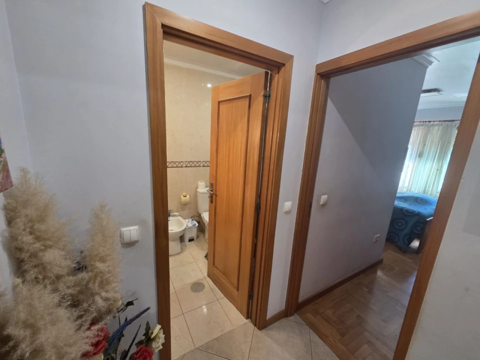 Apartamento T1 para Venda em Santa Maria de Lamas Foto 6