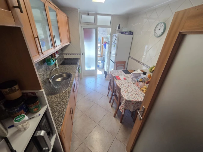 Apartamento T1 para Venda em Santa Maria de Lamas Foto 4