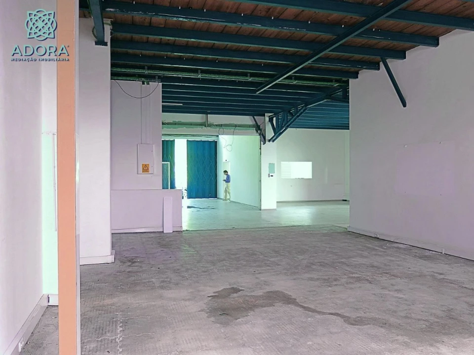 Armazém para Venda em Carnaxide Foto 5