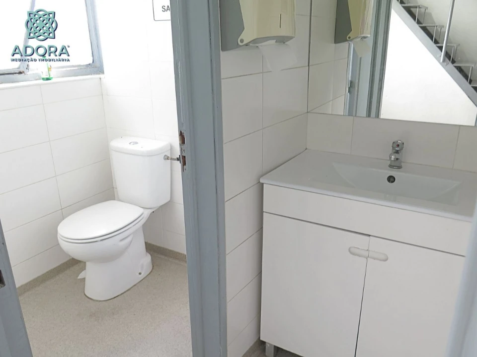 Armazém para Venda em Carnaxide Foto 19