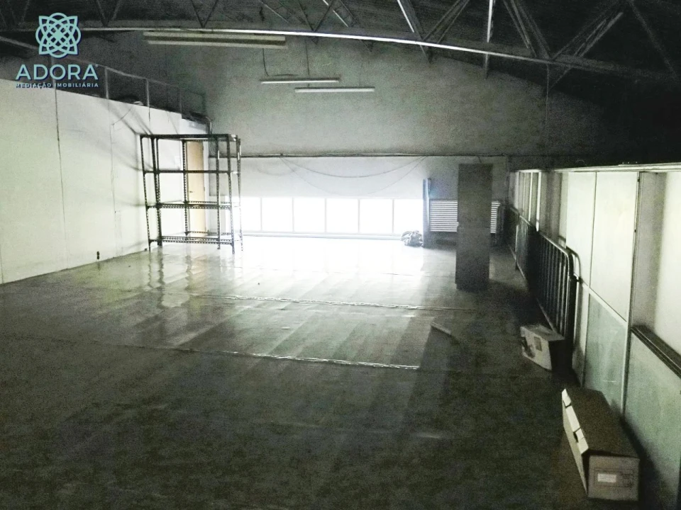 Armazém para Venda em Carnaxide Foto 24