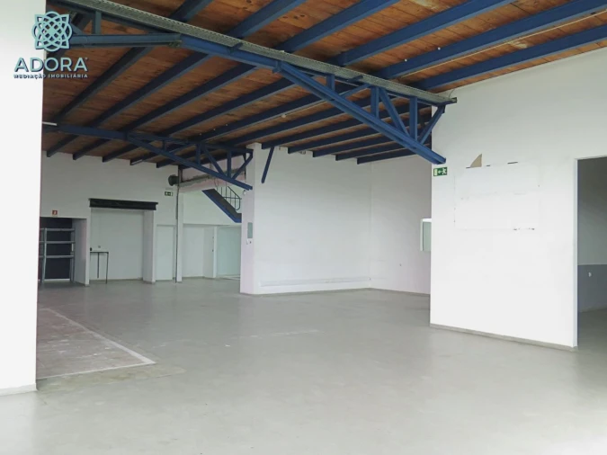 Armazém para Venda em Carnaxide Foto 6