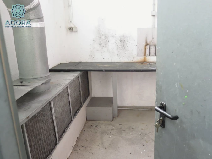 Armazém para Venda em Carnaxide Foto 9