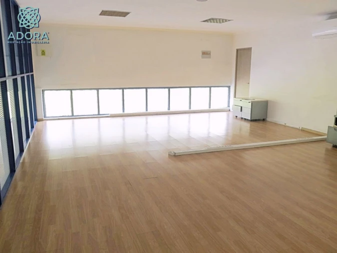 Armazém para Venda em Carnaxide Foto 14