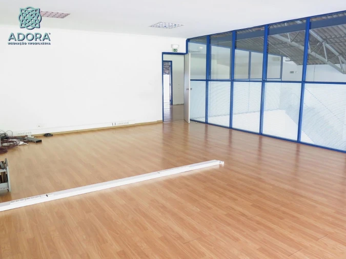 Armazém para Venda em Carnaxide Foto 15