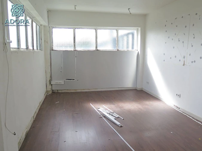 Armazém para Venda em Carnaxide Foto 16