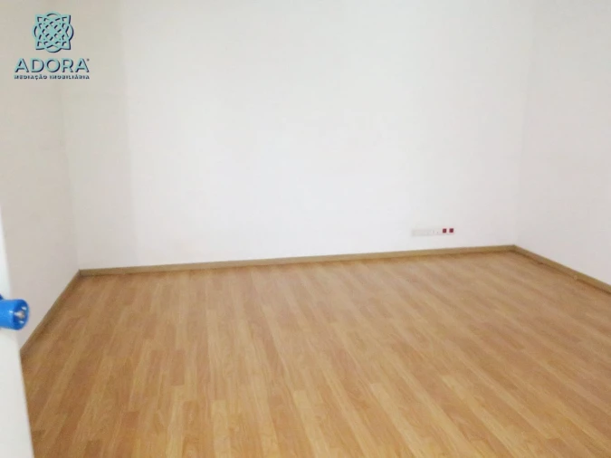 Armazém para Venda em Carnaxide Foto 18