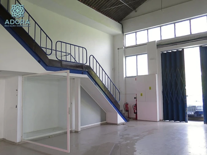 Armazém para Venda em Carnaxide Foto 27