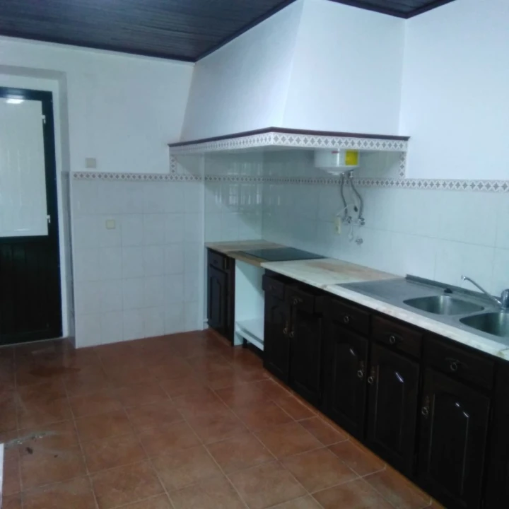 Moradia T3 para Arrendamento em Moinho de Vale de Flores Foto 8