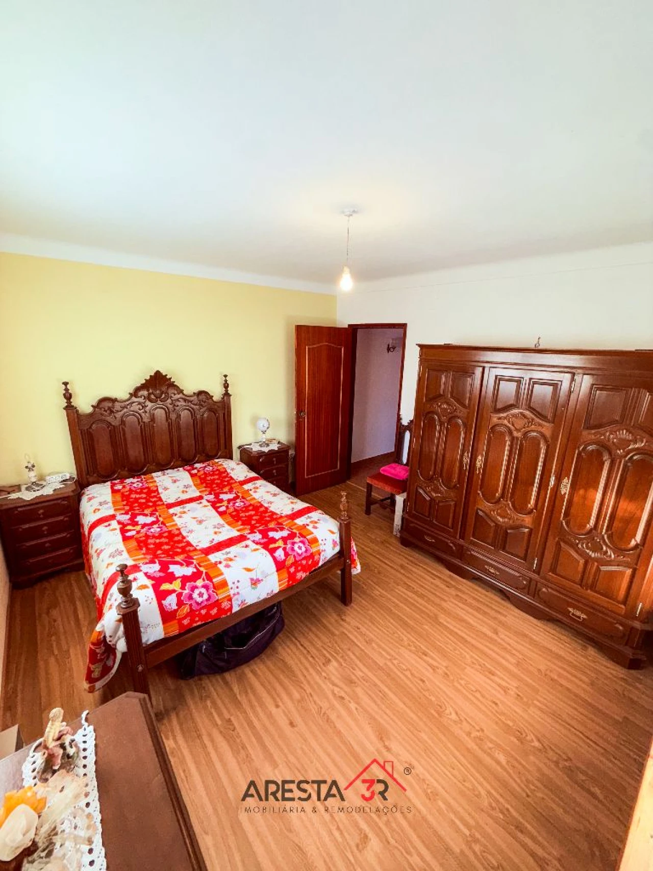 Moradia T4 para Venda em Lamegal Foto 3