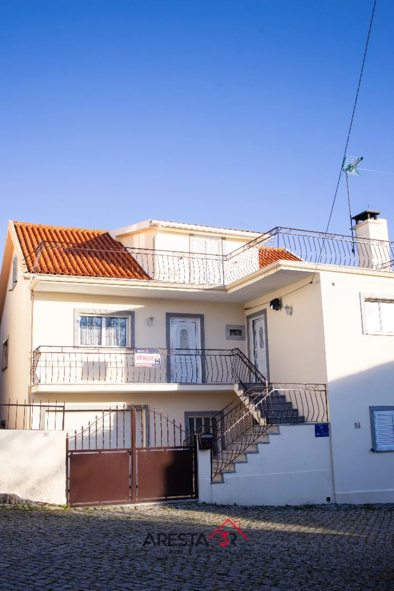Moradia T4 para Venda em Lamegal Foto 1