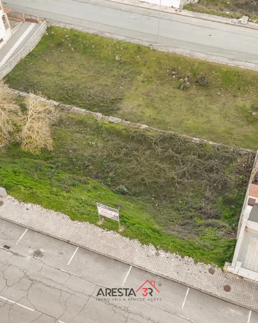 Terreno P/ Prédio para Venda em Pinhel Foto 1