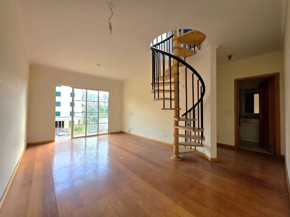 Apartamento T1 para Venda em Funchal Foto 5