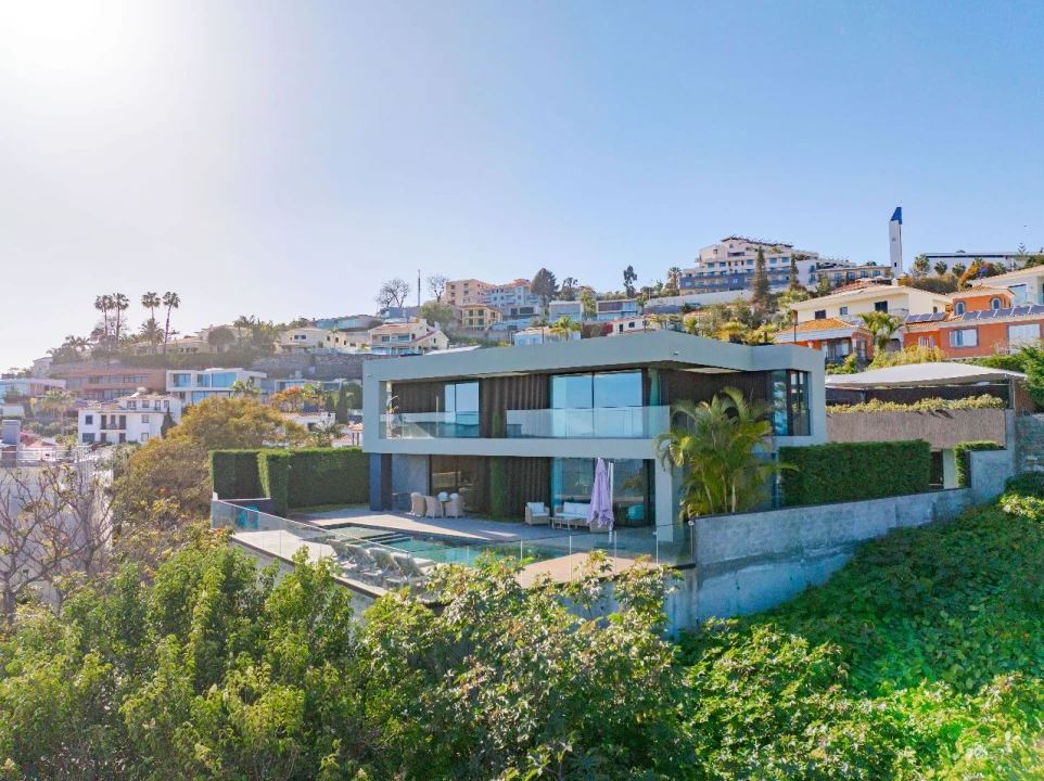 Moradia T4 para Venda em Funchal Foto 1