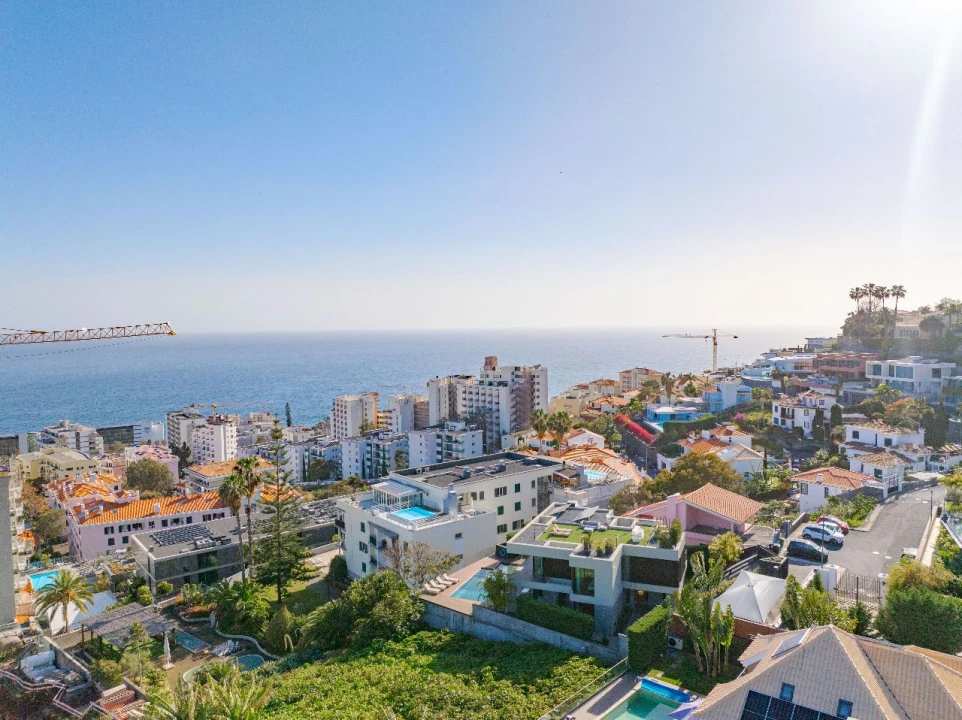 Moradia T4 para Venda em Funchal Foto 4