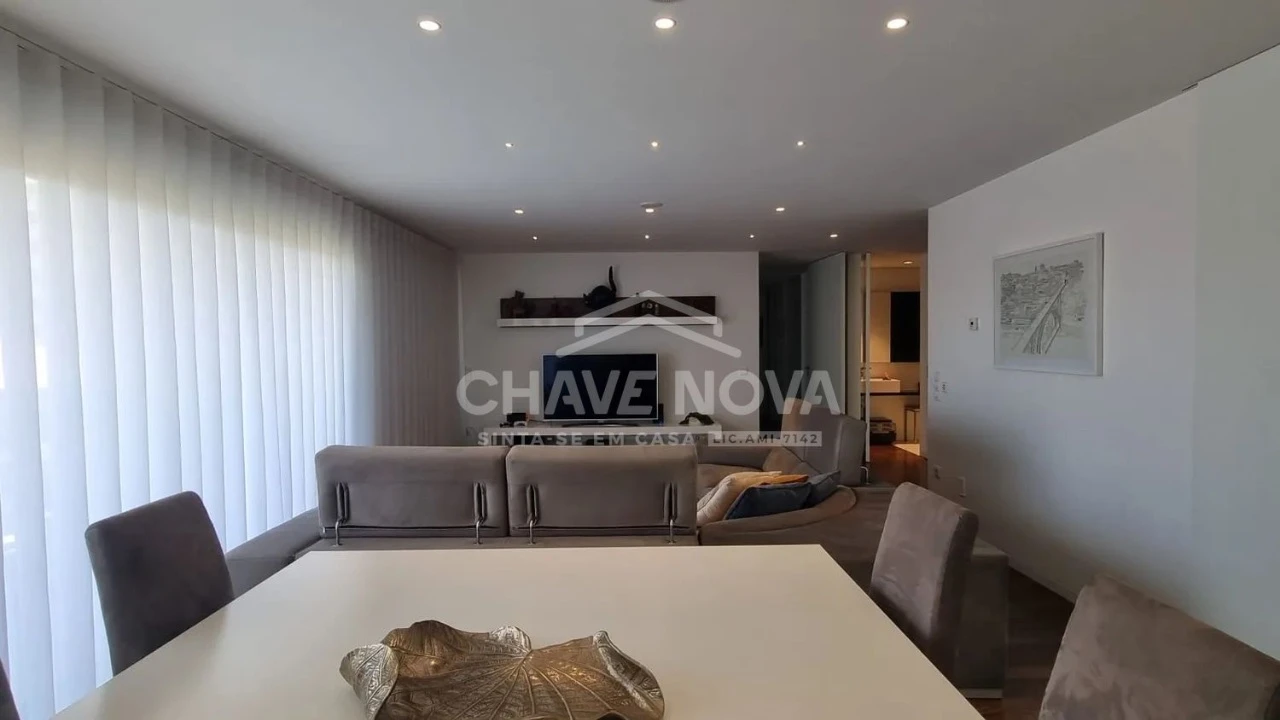 Apartamento T3 para Venda em Vila Nova de Gaia Foto 1