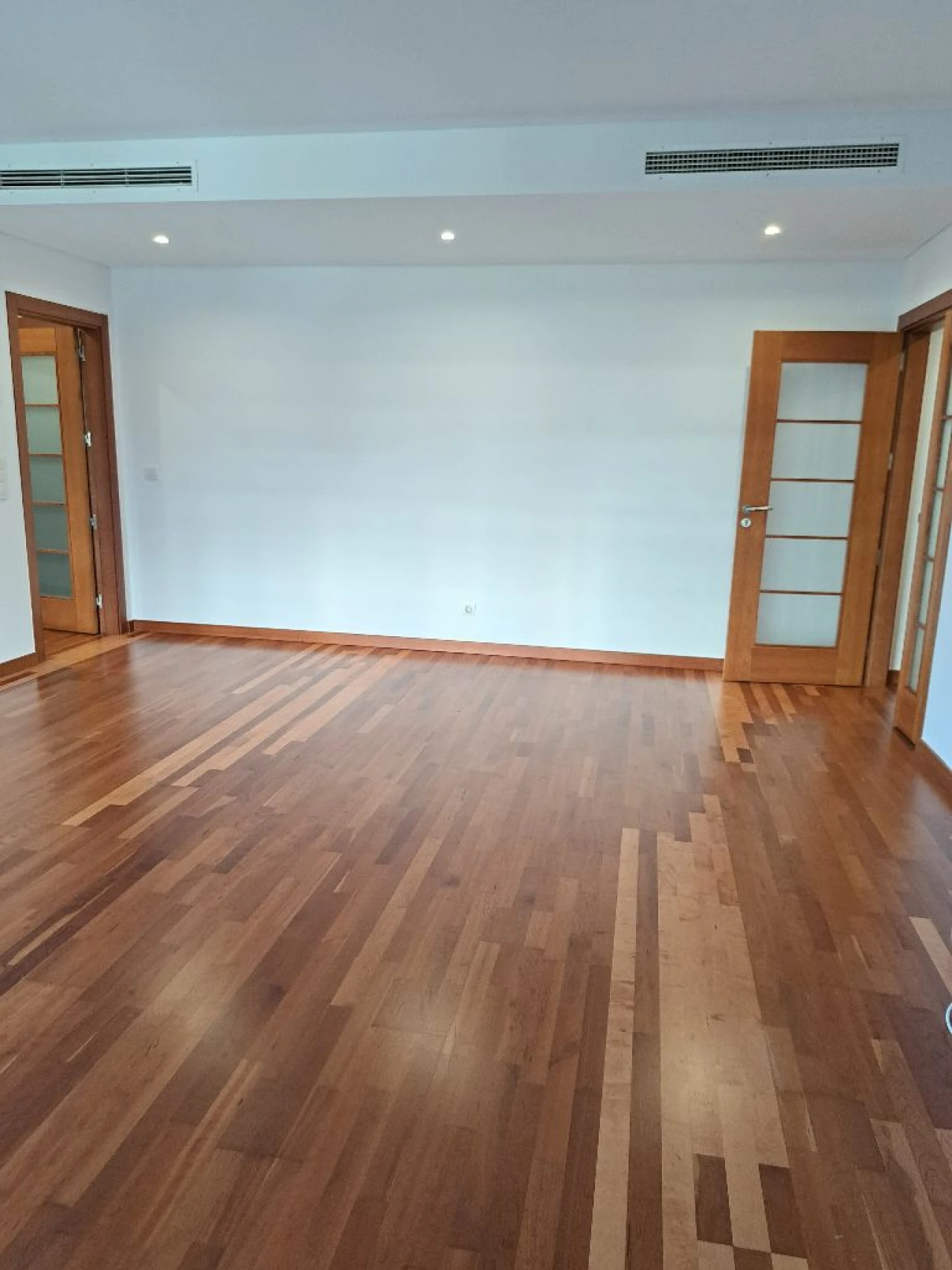 Apartamento T-2 para Arrendamento em Sacavém Foto 4