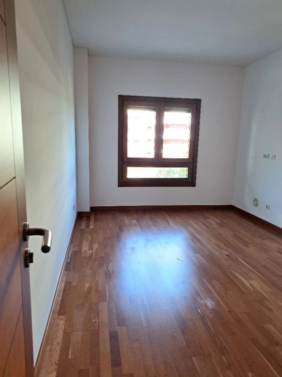 Apartamento T-2 para Arrendamento em Sacavém Foto 8