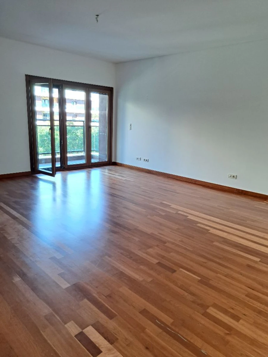 Apartamento T-2 para Arrendamento em Sacavém Foto 5