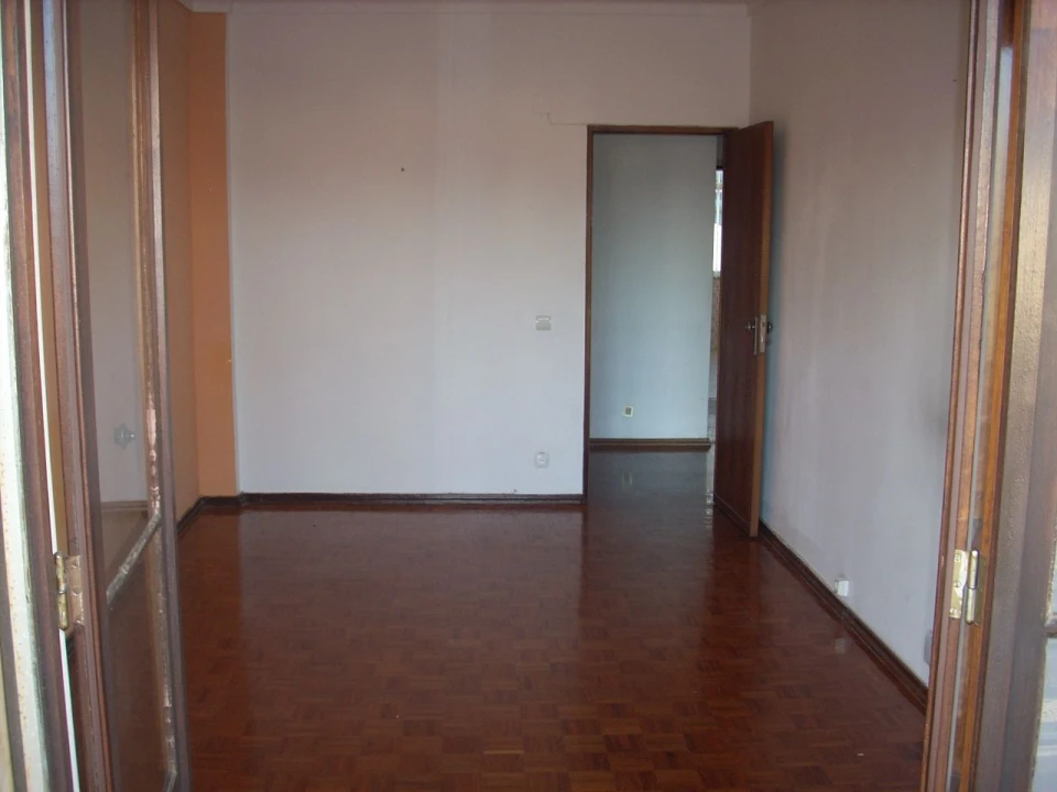 Apartamento T5 para Arrendamento em Paço de Arcos Foto 6