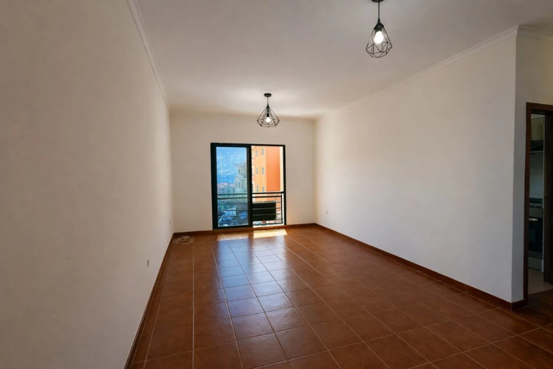 Apartamento T2 para Venda em Câmara de Lobos Foto 2