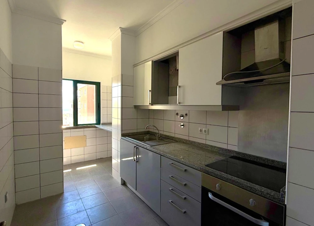 Apartamento T2 para Venda em Câmara de Lobos Foto 8