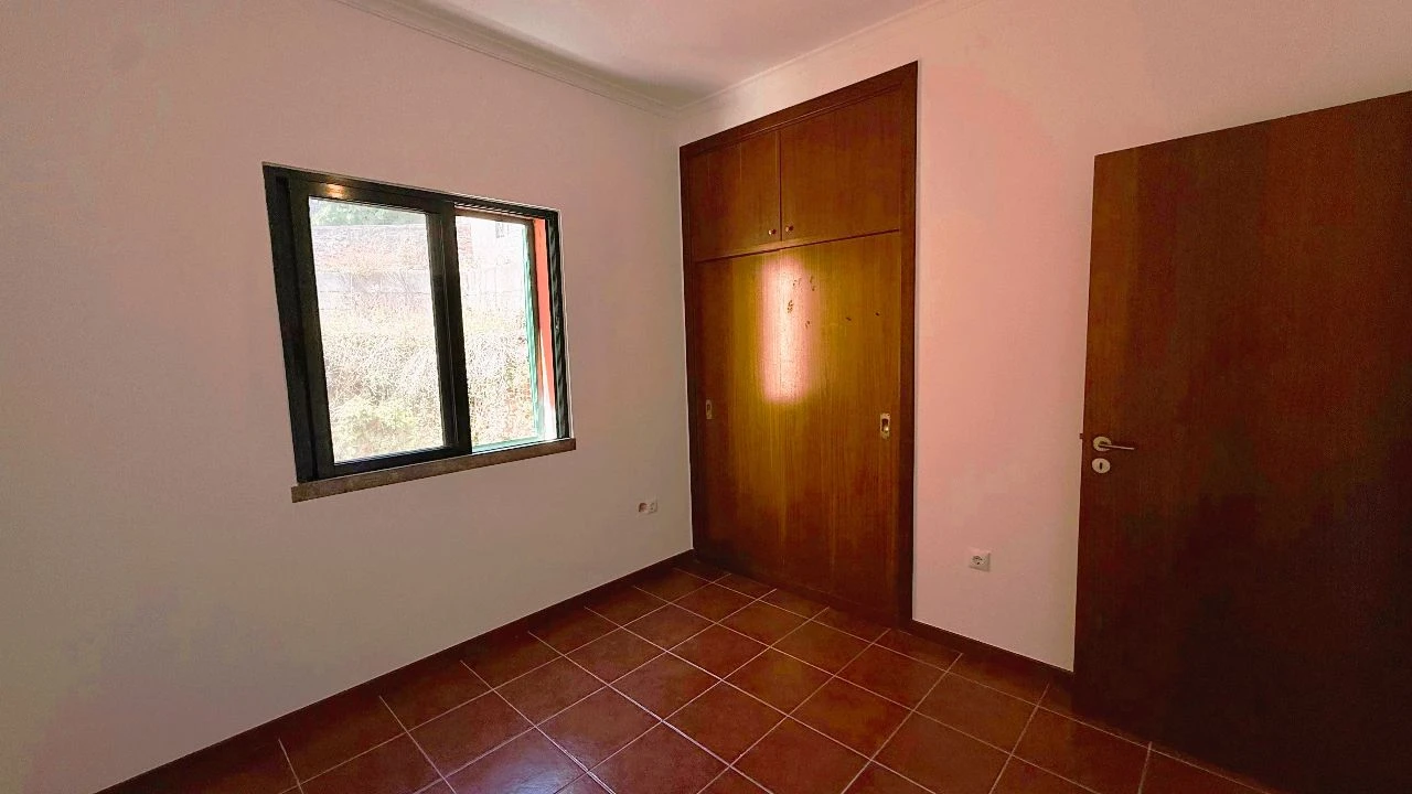 Apartamento T2 para Venda em Câmara de Lobos Foto 13