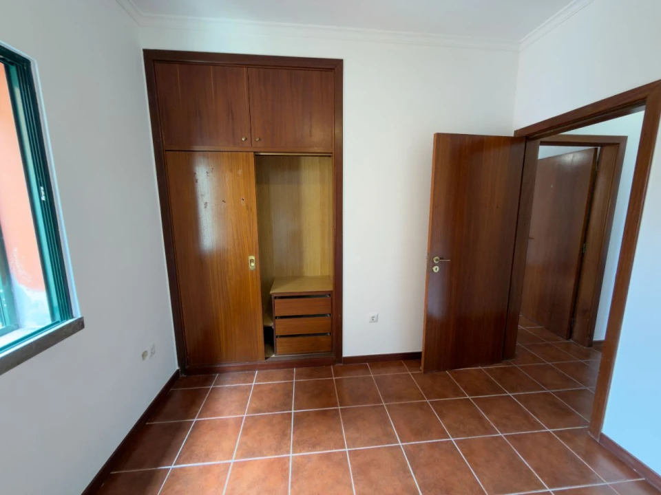 Apartamento T2 para Venda em Câmara de Lobos Foto 14
