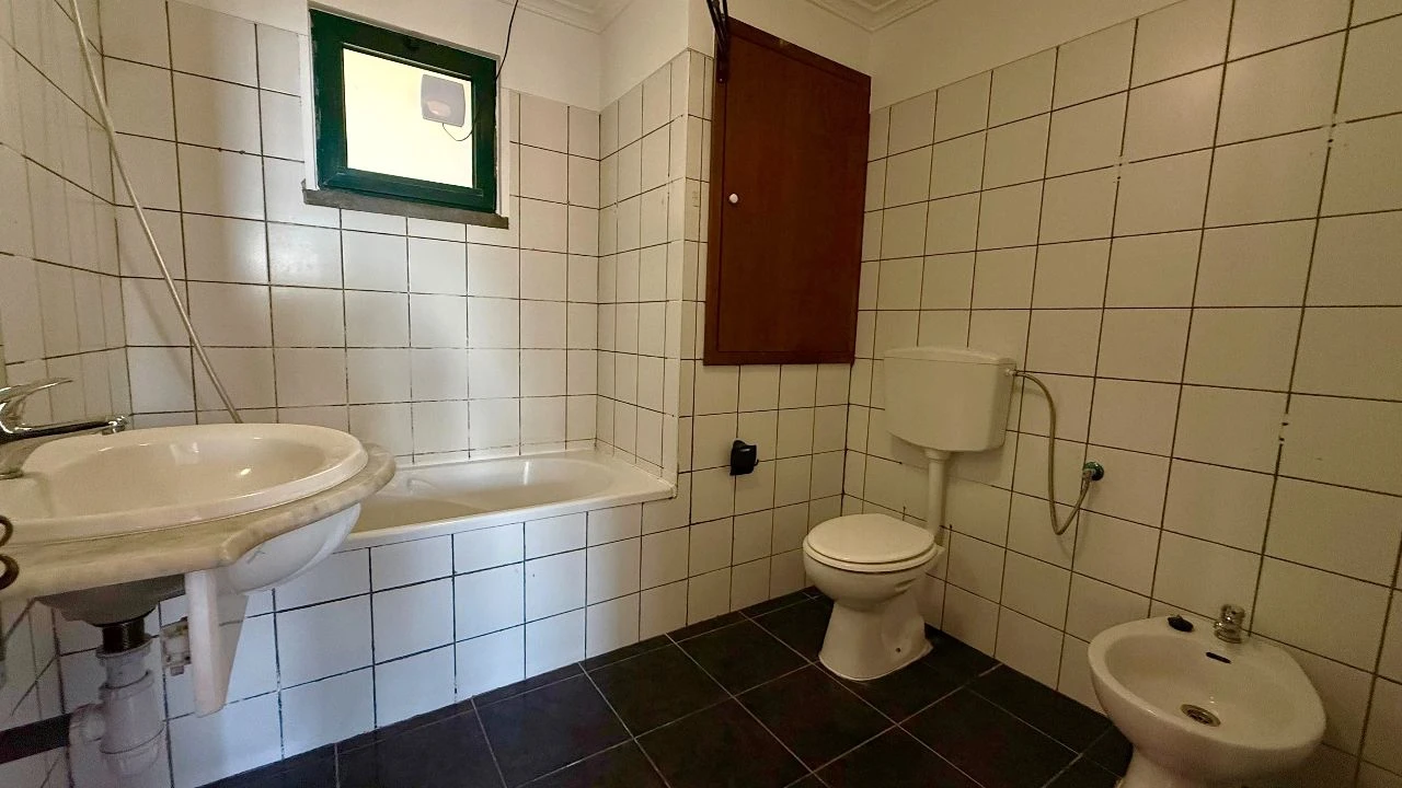 Apartamento T2 para Venda em Câmara de Lobos Foto 26