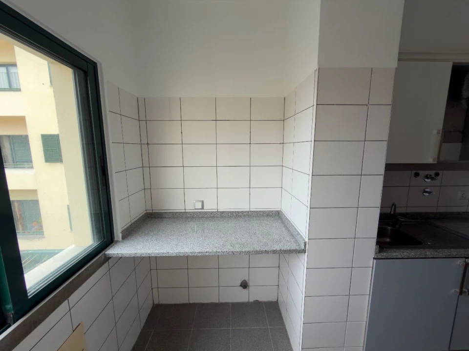 Apartamento T2 para Venda em Câmara de Lobos Foto 19