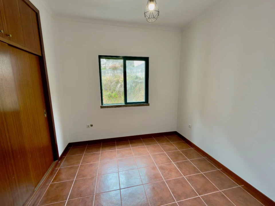 Apartamento T2 para Venda em Câmara de Lobos Foto 21