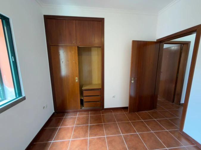 Apartamento T2 para Venda em Câmara de Lobos Foto 14