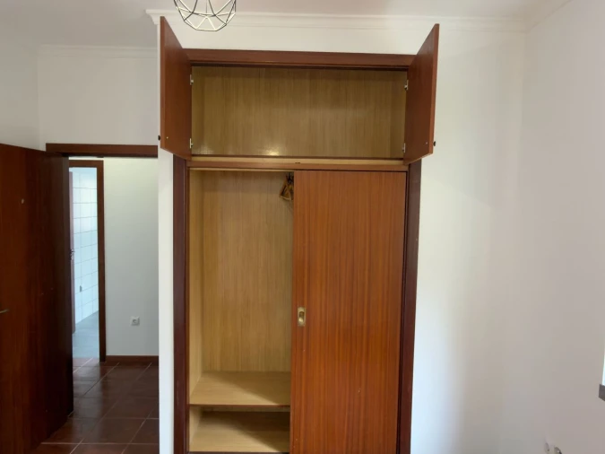 Apartamento T2 para Venda em Câmara de Lobos Foto 16