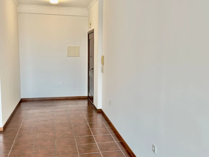 Apartamento T2 para Venda em Câmara de Lobos Foto 17