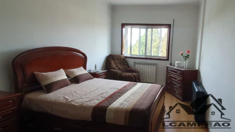 Apartamento T3 para Venda em Carvalhosa