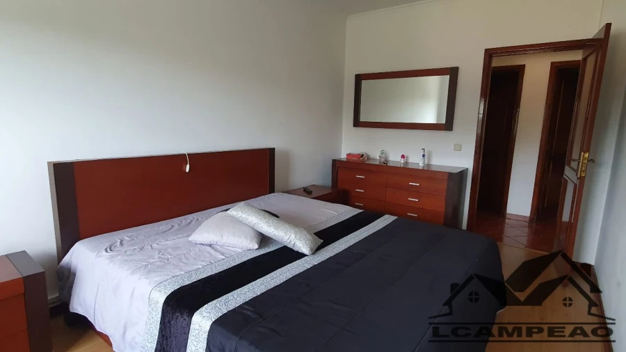 Apartamento T3 para Venda em Carvalhosa Foto 9