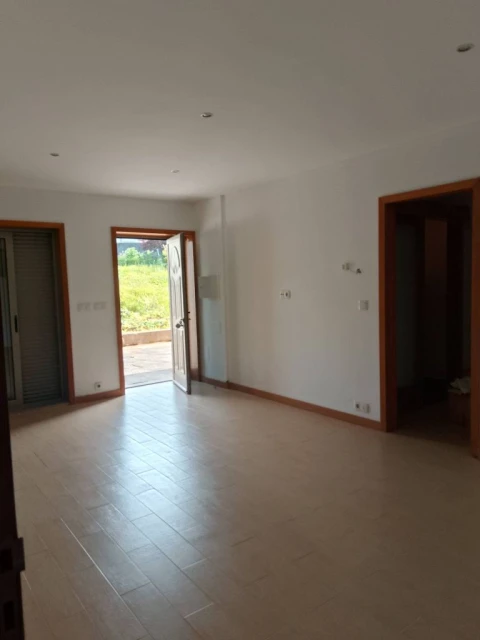 Moradia T2 para Arrendamento em Olival