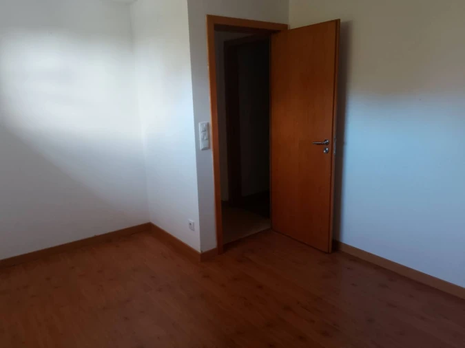 Moradia T2 para Arrendamento em Olival Foto 8