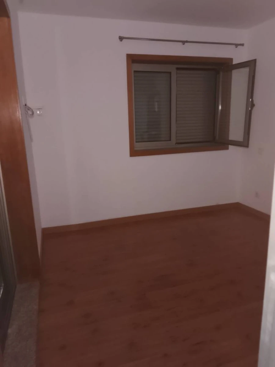 Moradia T2 para Arrendamento em Olival Foto 10