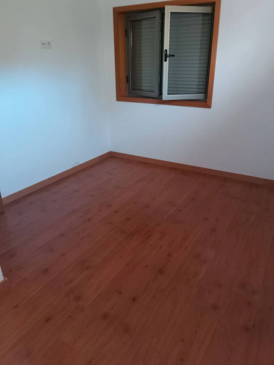 Moradia T2 para Arrendamento em Olival Foto 11